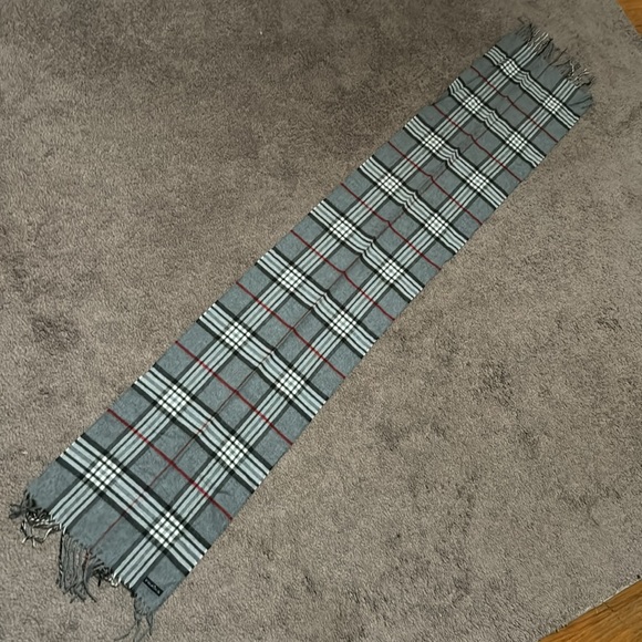 Fraas brand Gray/Black/Red Plaid Scarf-64x11-EUC - Picture 7 of 9